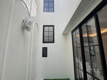 Dijual rumah Baru di Nusaloka BSD