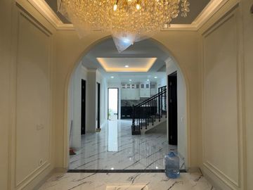 Dijual rumah Baru di Nusaloka BSD