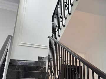 Dijual rumah Baru di Nusaloka BSD
