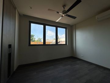Modern 3-Storey Townhouse in Likha Residences, Muntinlupa City For Sale