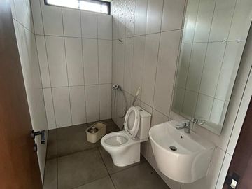 Di sewa rumah baru!