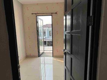 Disewakan Cepat Rumah 2,5 Lantai Di Cluster Hazel Pinewood Banjar Wijaya