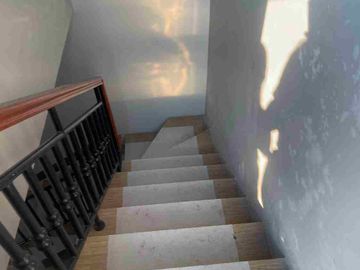 Disewakan Cepat Rumah 2,5 Lantai Di Cluster Hazel Pinewood Banjar Wijaya