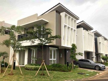 Rumah Hoek, Epic, Semi Furnished di Symphonia Gading Serpong