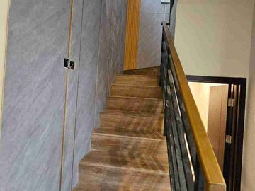 rumah full furnish cluster regia sumarecon crown gading