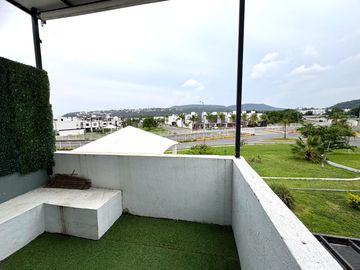 CASA DE 4 RECAMARAS EN LUNA BOSQUE - EL FORTÍN