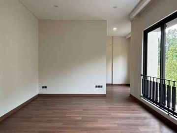Dijual Cepat Rumah Mewah Brand New Giriloka Bsd