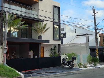 House and Lot For Sale in Alabang Hills Village, Muntinlupa City