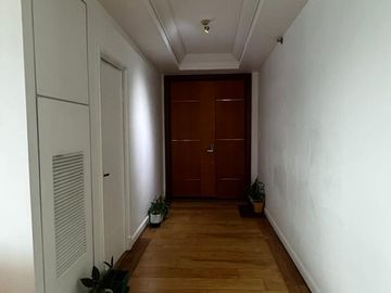 FOR RENT: 3 Bedroom, Semi furnished, with Parking, Pacific Plaza South Tower, BGC for 270,000!