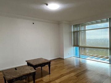 FOR RENT: 3 Bedroom, Semi furnished, with Parking, Pacific Plaza South Tower, BGC for 270,000!