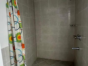 FOR RENT: 3 Bedroom, Semi furnished, with Parking, Pacific Plaza South Tower, BGC for 270,000!