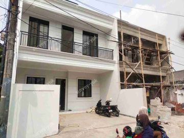 Rumah 2 unit lt 90 m2 lb 131 m2 shm imb  Larangan dekat Halte bus way