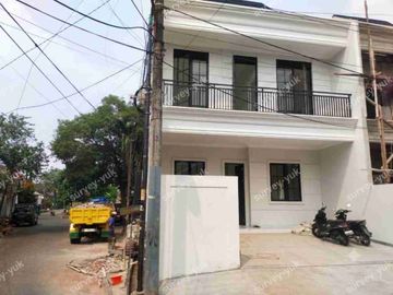 Rumah 2 unit lt 90 m2 lb 131 m2 shm imb  Larangan dekat Halte bus way