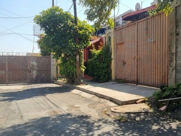 Terreno Comercial de 1,004 m² con Excelente Ubicación en Xochimilco