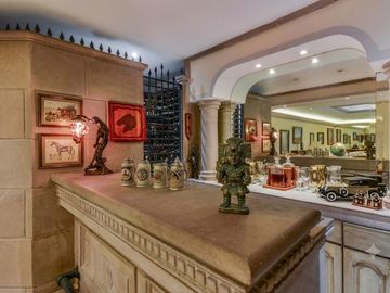 Residencia con Elevador, Doble Altura y Salones de Eventos | Jardines del Pedregal