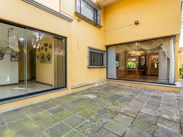 Residencia con Elevador, Doble Altura y Salones de Eventos | Jardines del Pedregal
