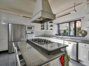Residencia con Elevador, Doble Altura y Salones de Eventos | Jardines del Pedregal