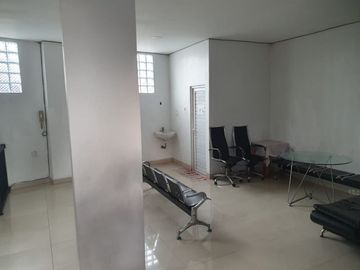BRAGA, RIAU, DJUANDA. RUKO KOMERSIAL DI PUSAT KOTA BANDUNG