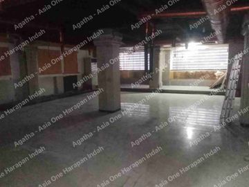 Disewa ruko gandeng 3 exs restaurant 3lantai di Boulevard Barat Raya Kelapa Gading Jakarta Utara seberang MOI Mall of Indonesia