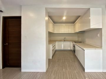 Teachers Village Brandnew Townhouse For Sale Semi Furnished near East Avenue SD