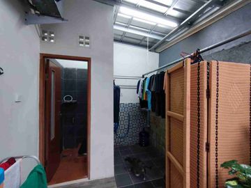 Rumah bangunan baru 1.5 M luas tanah 131 m di pondok pekayon Indah tidak banjir