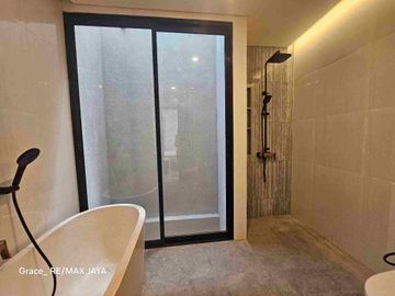 Villa Baru 3 Bedroom Ready Move-in di Benoa Bali