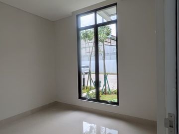 DIJUAL CEPAT RUMAH PARAMOUNT PETALS
