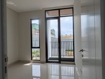 DIJUAL CEPAT RUMAH PARAMOUNT PETALS