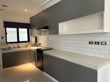 FOR RENT : 3 Level Modern House & Lot in Verdana Homes Bacoor Cavite