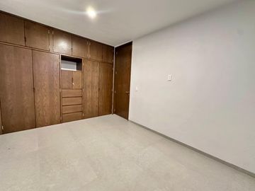 HERMOSA CASA NUEVA! SOLARES, ZAPOPAN CON 5 RECAMARAS 5 Y MEDIO BAÑOS!  CONSTRUIDA EN 3 NIVELES.