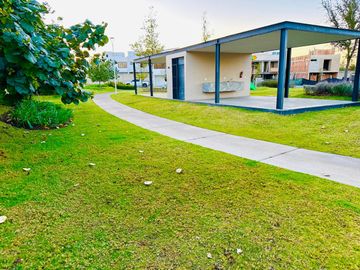 HERMOSA CASA NUEVA! SOLARES, ZAPOPAN CON 5 RECAMARAS 5 Y MEDIO BAÑOS!  CONSTRUIDA EN 3 NIVELES.