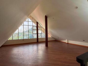 7 Bedroom House and Lot for sale in Baguio Home with Golf Course View & Airbnb Potential