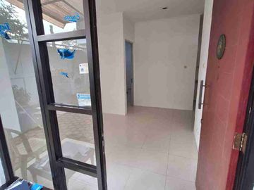 rumah siap huni di lingkungan aman di cinere