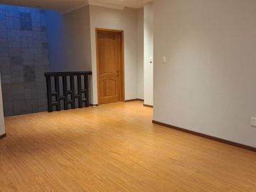 ¡La casa de tus sueños en Cumbres del Lago! Con estudio, gran jardín.