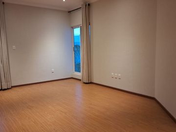 ¡La casa de tus sueños en Cumbres del Lago! Con estudio, gran jardín.