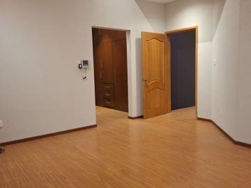 ¡La casa de tus sueños en Cumbres del Lago! Con estudio, gran jardín.