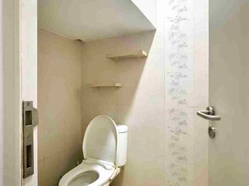 Dijual Rumah Secondary Semi Furnished Dalam Twonhouse Di Jatiwaringin pondok gede