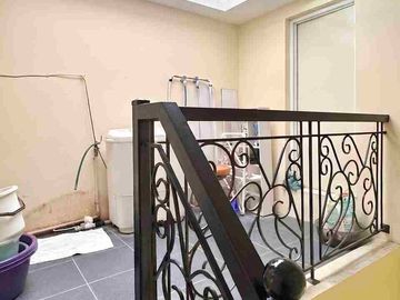 Dijual Rumah Secondary Semi Furnished Dalam Twonhouse Di Jatiwaringin pondok gede