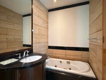 Disewakan  Cepat Apartment Kempinski 2 Br Luas 124 sqm Siap Huni Jakarta Pusat