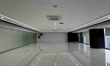 738 sqm High street South Corporate Plaza