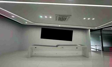 738 sqm High street South Corporate Plaza