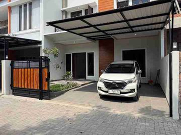 RUMAH MEWAH 2 LANTAI ISTIMEWA BANGET DALAM CLUSTER
DI JALAN MAGELANG KM. 4 DEKAT KAMPUS UGM