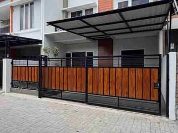 RUMAH MEWAH 2 LANTAI ISTIMEWA BANGET DALAM CLUSTER
DI JALAN MAGELANG KM. 4 DEKAT KAMPUS UGM