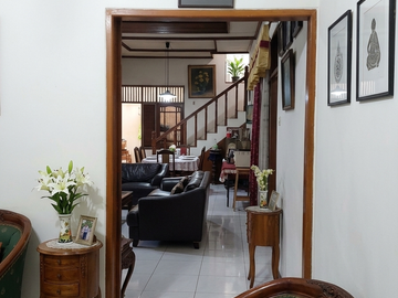 RUMAH SUPER STRATEGIS DI SETIABUDI, JAKARTA SELATAN