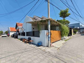 Dijual Cepat Rumah HOOK cantik minimalis di Gunung Anyar