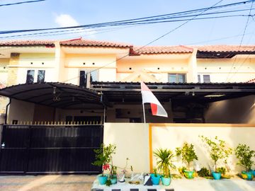 Rumah Raya Babatan Pilang 2 Lantai Row Jalan Utama
