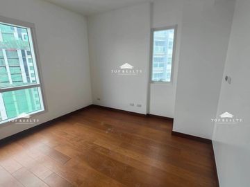 Spacious 2BR Condo for Sale in The Royalton at Capitol Commons, Pasig City