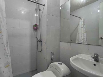 Disewakan Apartemen Eastcoast Residence 2 BR Furnished Tower Topaz Lantai 7 Sebelah Hoky Pakuwon City,  dekat kampus WM,  Xin Zhung,  PCM,  Cita Hati,  ITS,  UNAIR