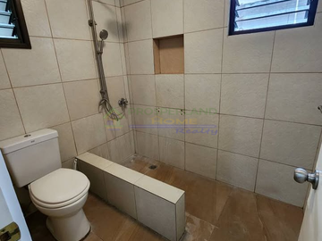 HOUSE AND LOT FOR SALE IN LOS BAÑOS, LAGUNA