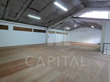 RUMAH EX HOME INDUSTRY SIAP HUNI DI AREA SAYAP SUDIRMAN BANDUNG